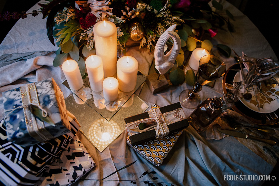 Свечи и растения в декоре стола
